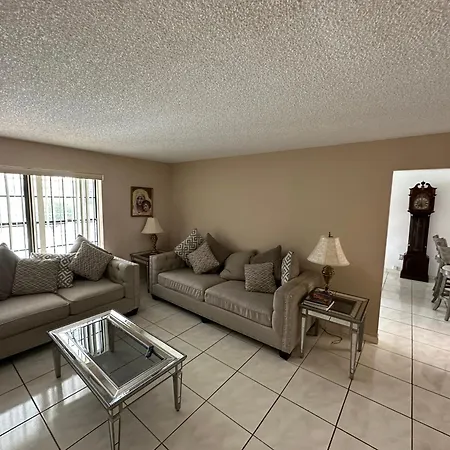 82-10Sw 135Av Villa Miami Exterior photo