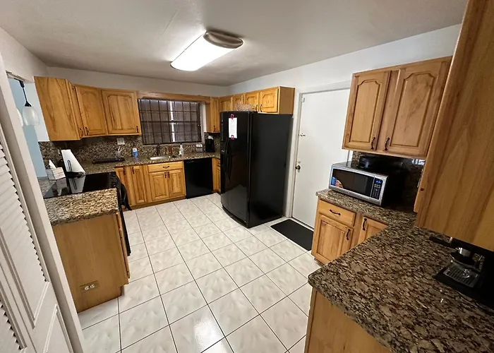 82-10Sw 135Av