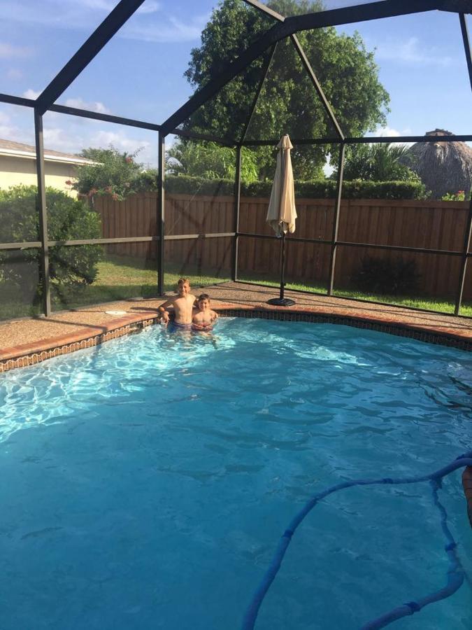 Hébergement de vacances 82-10sw 135av *